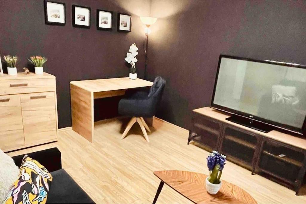 Moderny Apartman S Parkovanim Братислава Екстер'єр фото